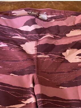 L.L. Bean: maroon and Pink Camo Patterned Leggings